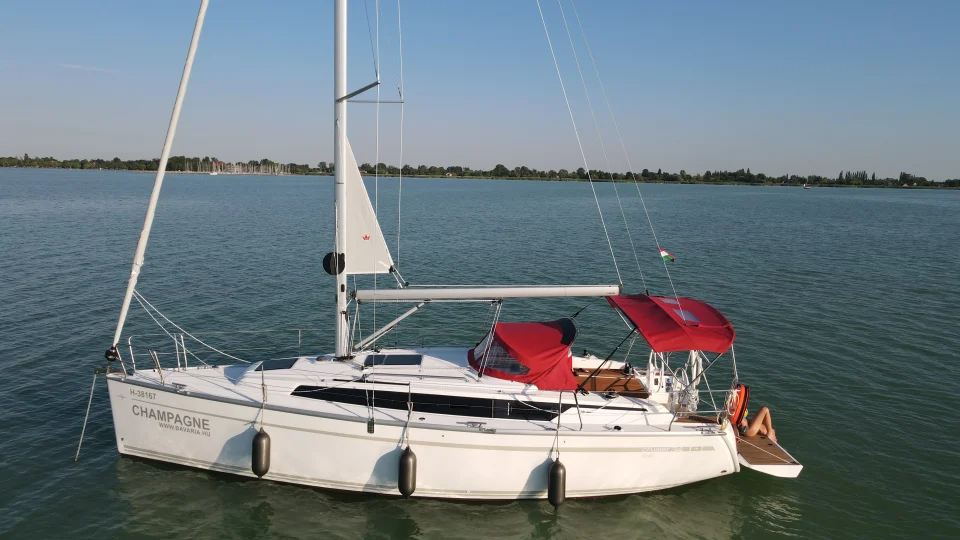 A Bavaria 34 Cruiser vitorlás a Balatonon